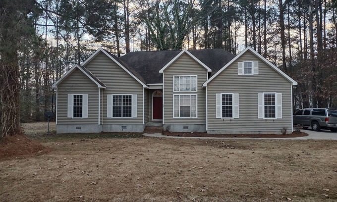 Macon House | Welcoming Retreat with Pet and Child-Friendly Amenities