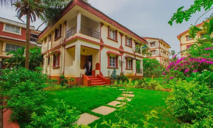 Fatrade House | Elegant Home with Pool Near Carmona Beach, Goa