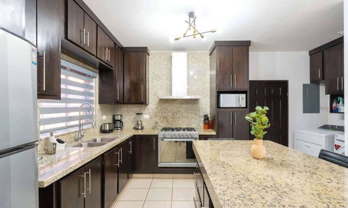 Hermosillo House | Elegant House in Las Provincias Nvo Mex 3 BR