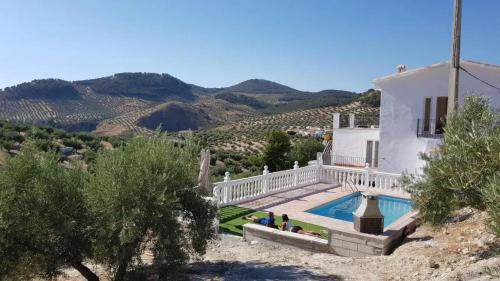 Sabariego House | Relaxing 3-Bedroom House with Pool Terrace in Alcaudete