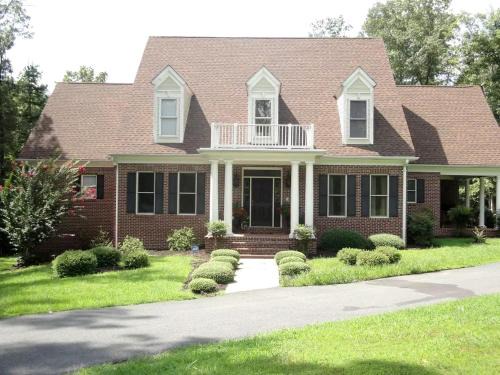 Boyd Tavern House | Elegant Lodge Rental with Lovely Countryside Views near Charlottesville, Virginia