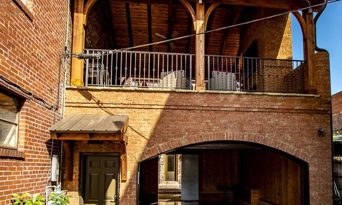 Rome Apartment | Stylish Loft Apartment in Downtown Rome - Family Friendly!