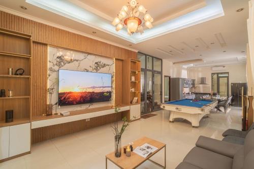 Thu Thiem Apartment | Elegant Luxury Villa for 10 People