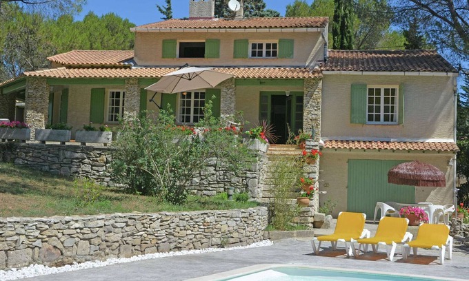 Beaucaire Villa | Top-Rated Villa in Beaucaire with Private Pool & Breakfast