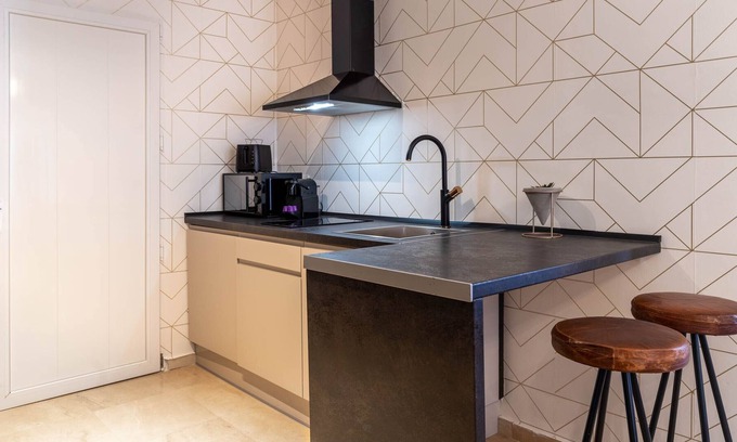 Zaidin Apartment | Elegant & Modern Apparment in the Heart of Granada