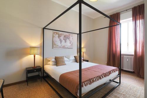 Porta Tenaglia Apartment | Elegant Moscova Apt: 4-Star Comfort for Families