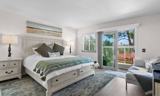 Valle Lindo House | Discover the Oasis Retreat on Malaga Cir with Family Amenities