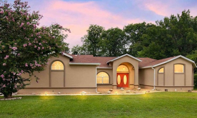 Ocala House | Tranquil Oasis - Relax in a Pet-Friendly Retreat