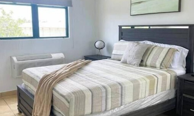 Mediania Baja Villa | Elegant Penthouse, Pool table and Roofed terrace