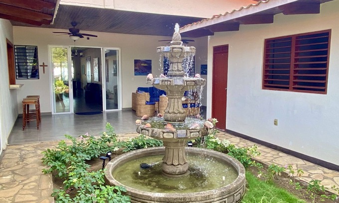 Leon House | Chic Boutique Beach House with Ocean Views and Pet Friendly