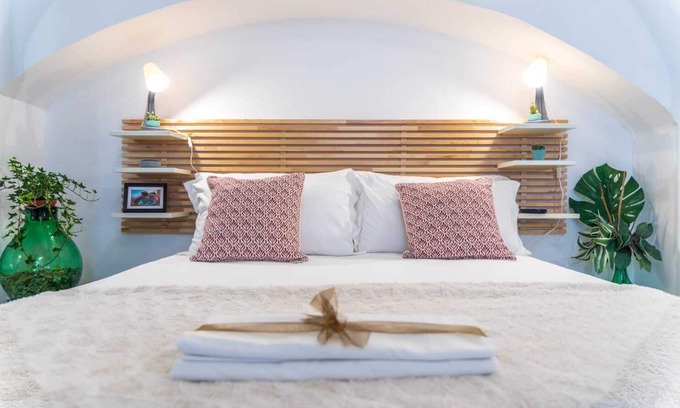 Eastern Sicily House | elegant residence in the fishermen's district a stone's throw from the market