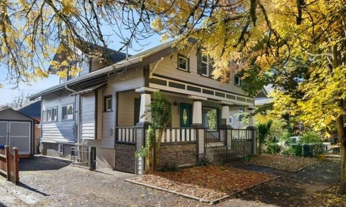 Richmond Apartment | Discover Richmond's Gem: Family-Friendly & Prime Location