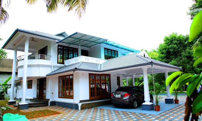 Veliyathunadu House | Beautiful River Front Villa for Families and Nature Lovers