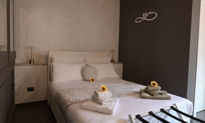 Ronciglione Apartment | Elegant room in Ronciglione in historic building with private bathroom