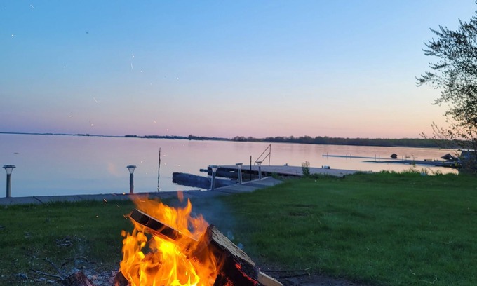 West Nipissing Cottage | Pristine Sandy Lakefront Cottage with Kayaks & Pool Access