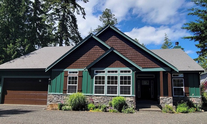 Lilliwaup House | Waterfront Hood Canal Home with Ocean View & Family-Friendly Amenities