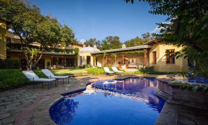 Antigua Guatemala House | Exquisite Estate with Pool in Prime Location, 10/10 Rated
