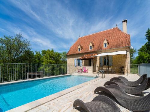 Themines House | Family-Friendly Holiday Home in Th with Private Pool