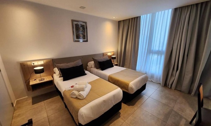 Rio Cuarto House | Elegant Stay Near Plaza Estrada With Outdoor Pool Free Breakfast And Parking