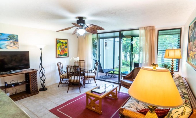 Kahuku Apartment | Beautiful Turtle Bay Condo with Oceanfront Views & Pool