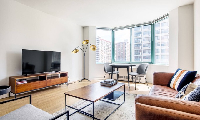 Manhattan Valley Apartment | Modern UWS 1BR with Gym, Doorman & Central Park Access