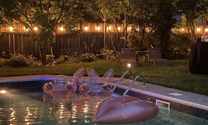 Kingsville House | Experience The Kingsville House with Inviting Salt Water Pool