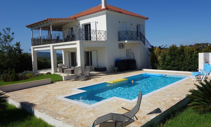Pylos-Nestoras Villa | Beautiful Villa in Evangelismos with Pool and Ocean Views