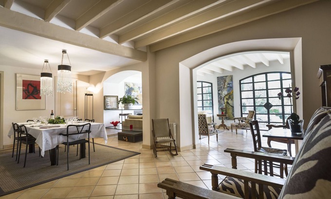 Establiments Villa | Elegant Villa with Private Pool & Garden near Palma