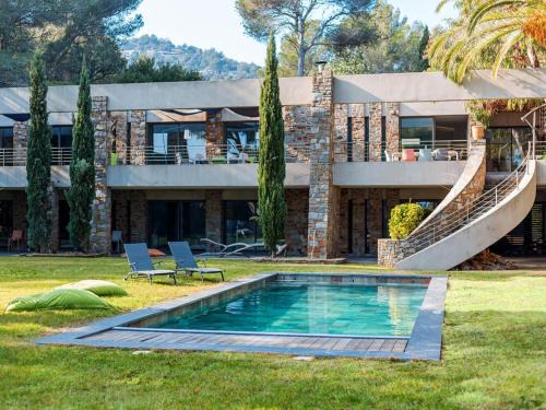 Cap Benat Villa | Elegant Villa Overlooking Gaou Bay