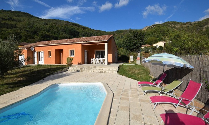 Thueyts Villa | Elegant Villa in Thueyts with Private Pool and Kitchen