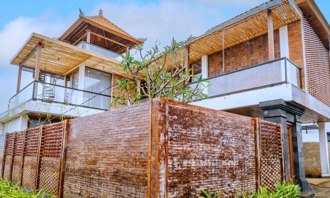 Kutuh Villa | Elegant Villa w/Luxe Sofa & Stylish Decor