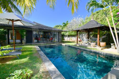 Blue Bay Villa | Private Blue Bay Villa with Pool and Ocean Views
