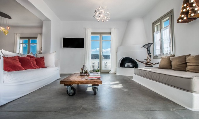 Naxos Town Villa | Villas with Panoramic Views and Family-Friendly Amenities