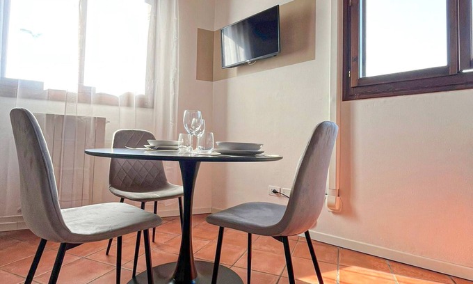 Calderara di Reno Apartment | Convenient Apartment with Parking Near Bologna Airport