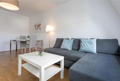 Funfhaus Apartment | Convenient Apt 35: Near Schoenbrunn & City Center