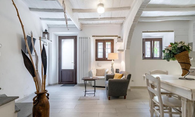 Lake Bracciano Apartment | Relax at Eleganza in Centro sul Lago - Oceanfront Getaway