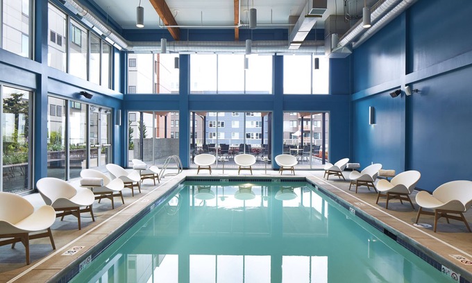 Overlake Hotel | Eco-Friendly Element Seattle Redmond with Pool and Spa