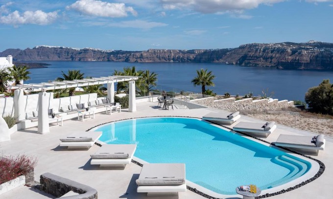 Akrotiri Hotel | Relax at Elements of Caldera Suites with Oceanfront Amenities