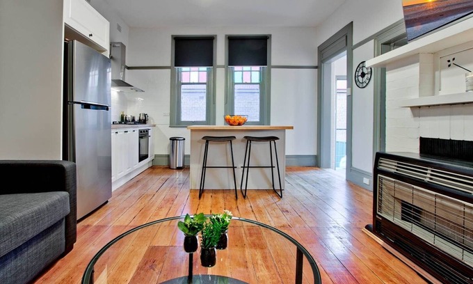 Goulburn House | Stylish Elements of Goulburn: Ideal 1-Bedroom Retreat
