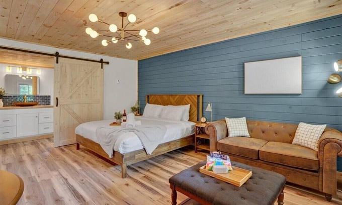 Canadensis Hotel | Modern Elements Pocono: Pet-Friendly Retreat with Firepits