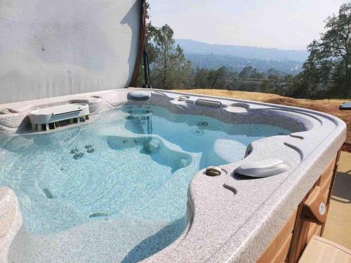 Coarsegold House | Pet-Friendly Elements Suite with Hot Tub and BBQ