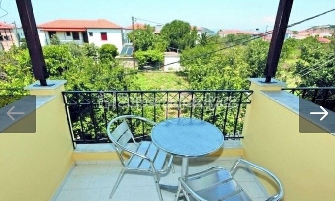 Anaxos Apartment | Cozy Stay at Elena: Family-Friendly with Breakfast Included