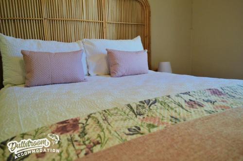 Dullstroom House | Charming Eleni Guest House: Family-Friendly with Kitchen Access