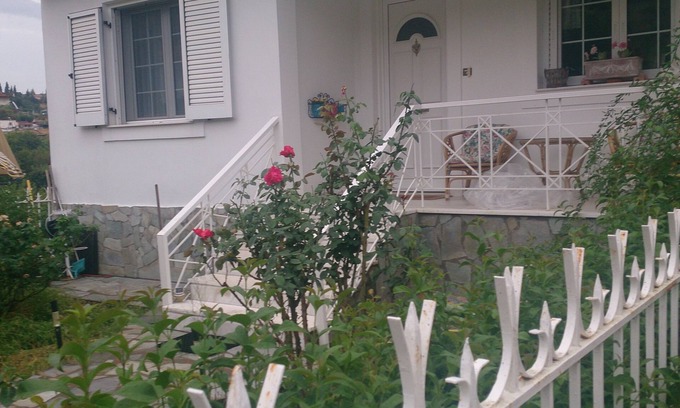 Istiaia-Aidipsos Apartment | Experience Comfort at Eleni's Village Relaxation Home
