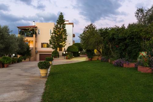 Prines Apartment | Relaxing Eleonas Apartments with Spa & Child-Friendly Features