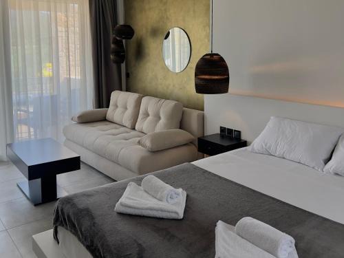 Sarti Apartment | Discover Eleonas Suites: Oceanfront Poolside Retreat