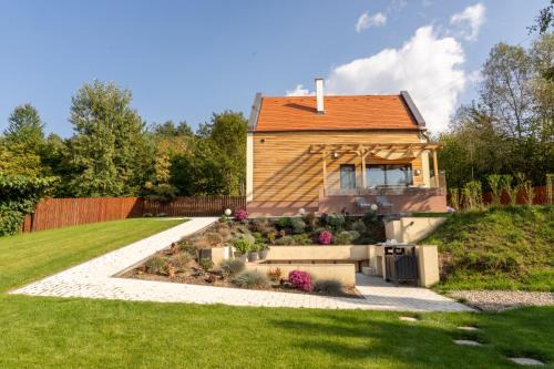 Bicfalau Villa | Eleonora Residence: Family-Friendly Oasis with Top Ratings