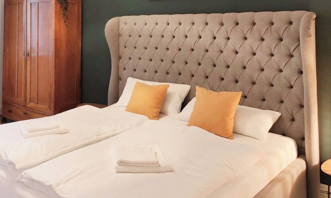 Favoriten Apartment | Elephant + 2 Min to Metro U1 + Free Parking