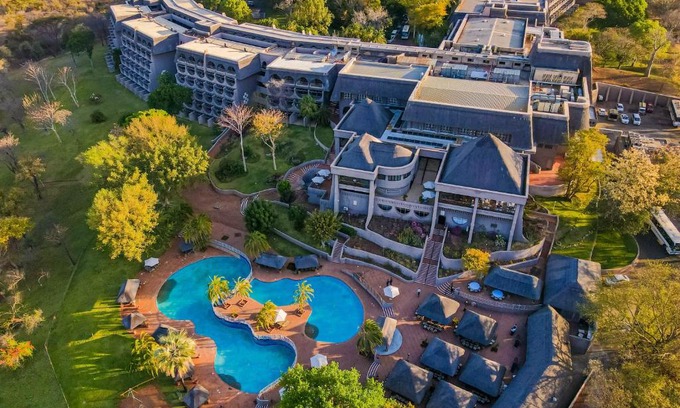 Victoria Falls Hotel | Relax at Elephant Hills Resort - 4-Star with Pool & Spa