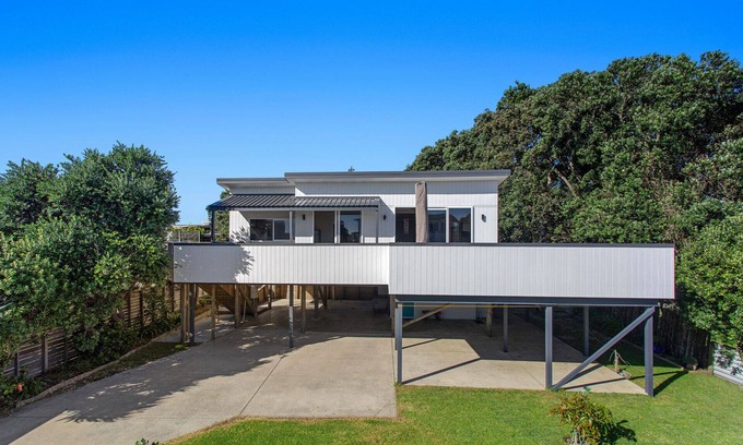 Ohope House | Relaxing Beach Oasis - Ohope Holiday Home with Great Amenities